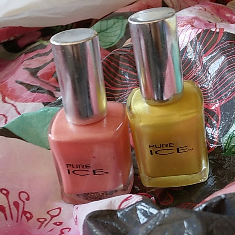 Fall nail polish